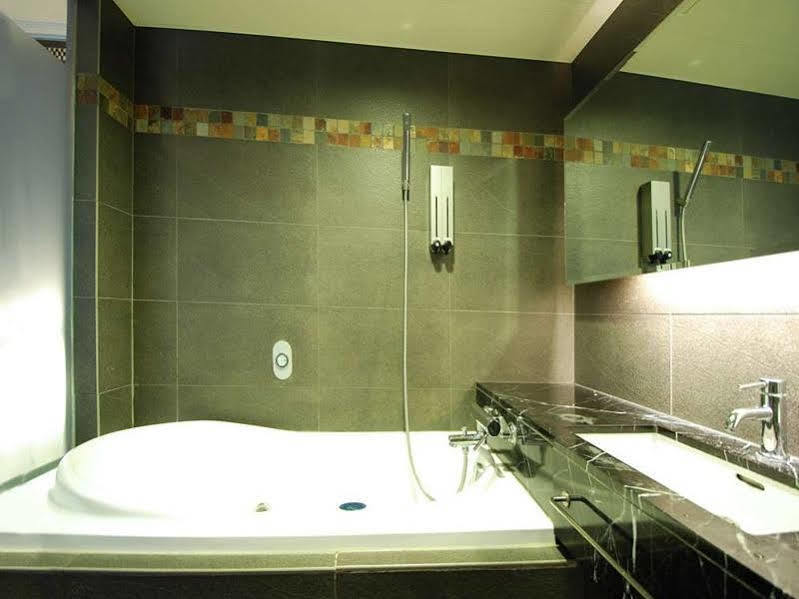 Royal Garden Hotel Tajpej Buitenkant foto